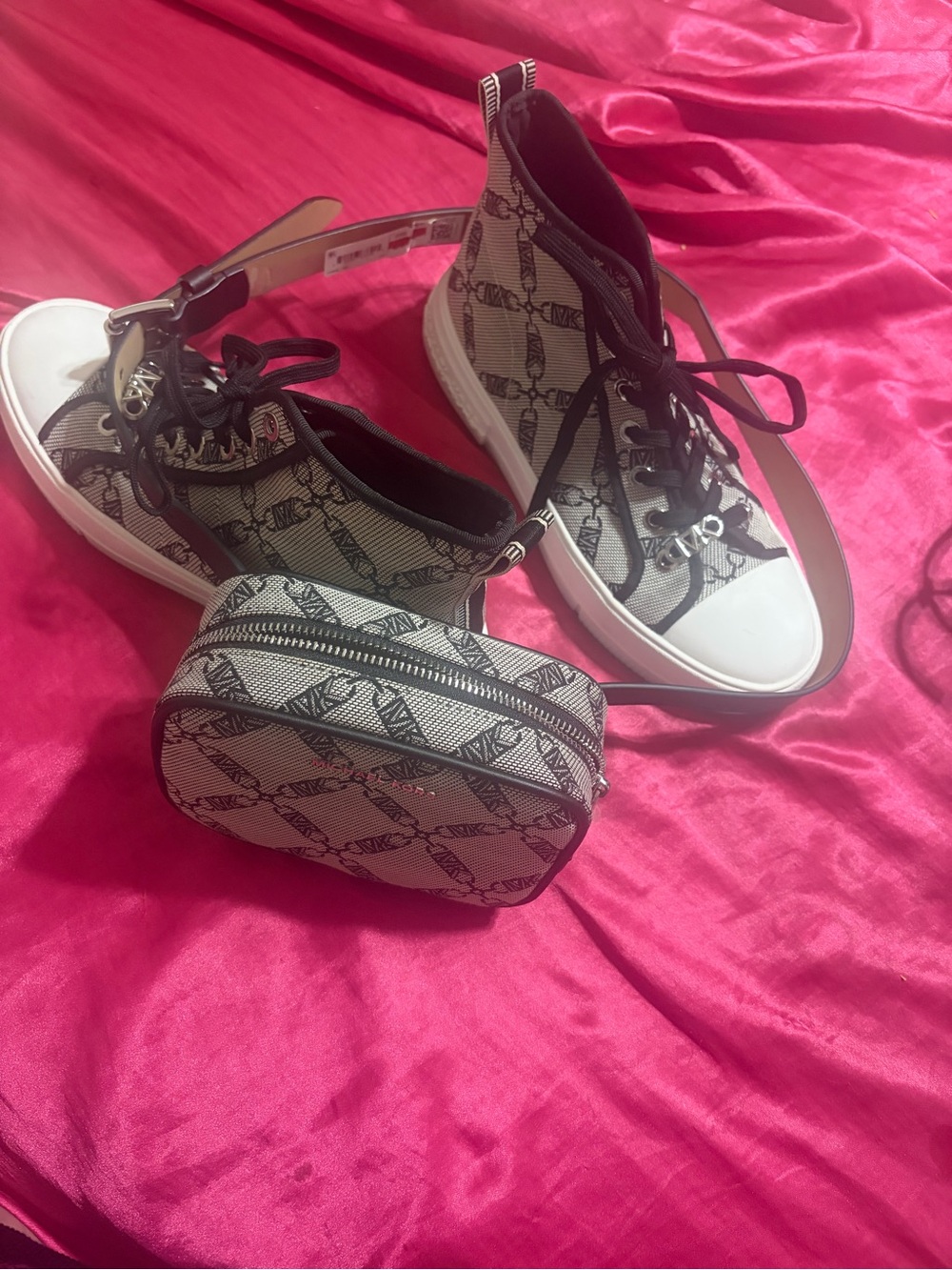 New Michael Kors High-Top Canvas Sneakers in Black and Cream - with matching bag - Picture 7 of 10